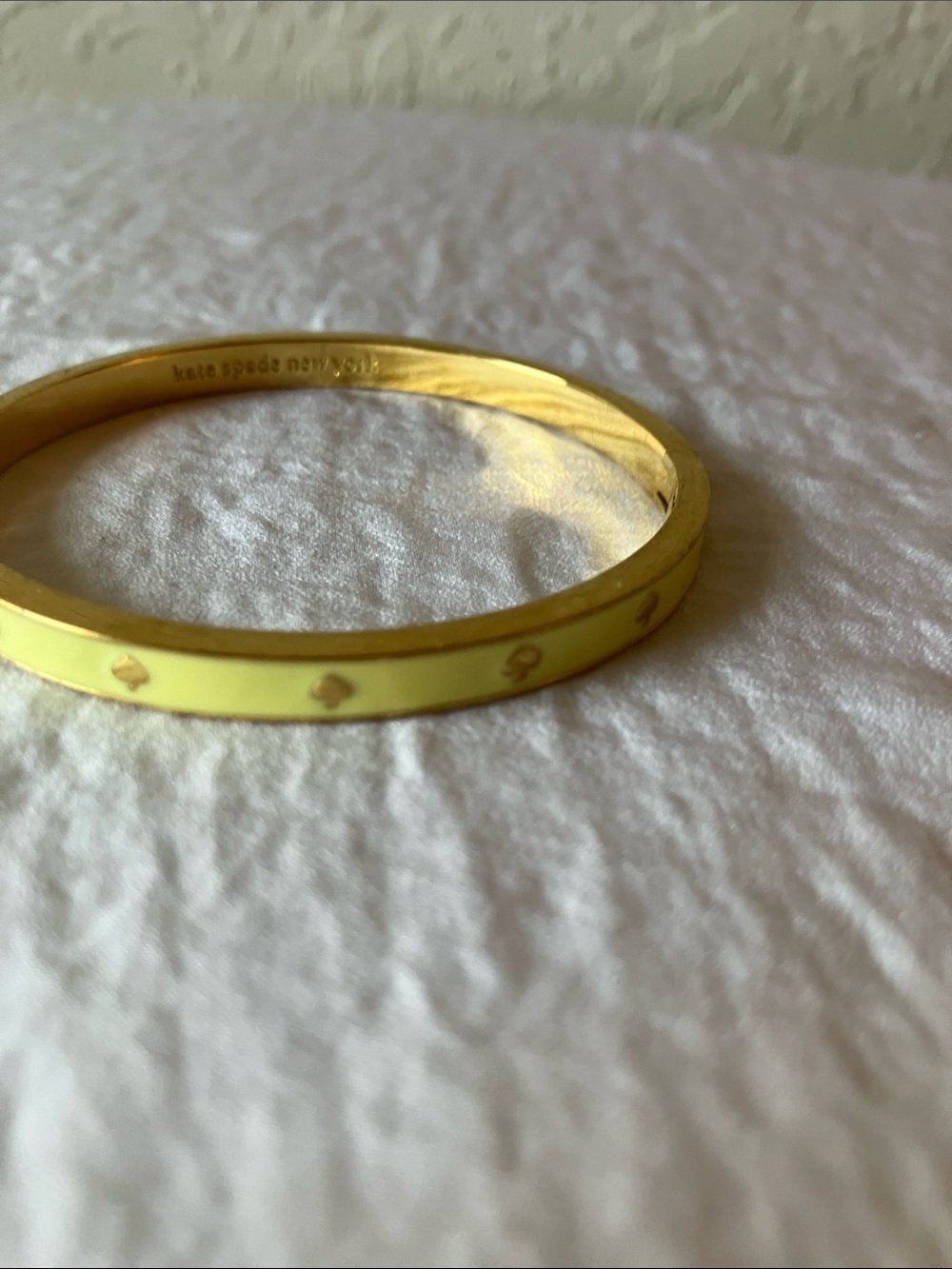 kate spade: yellow enamel spade-detail bangle bracelet- clasp- gold ton - Picture 5 of 9